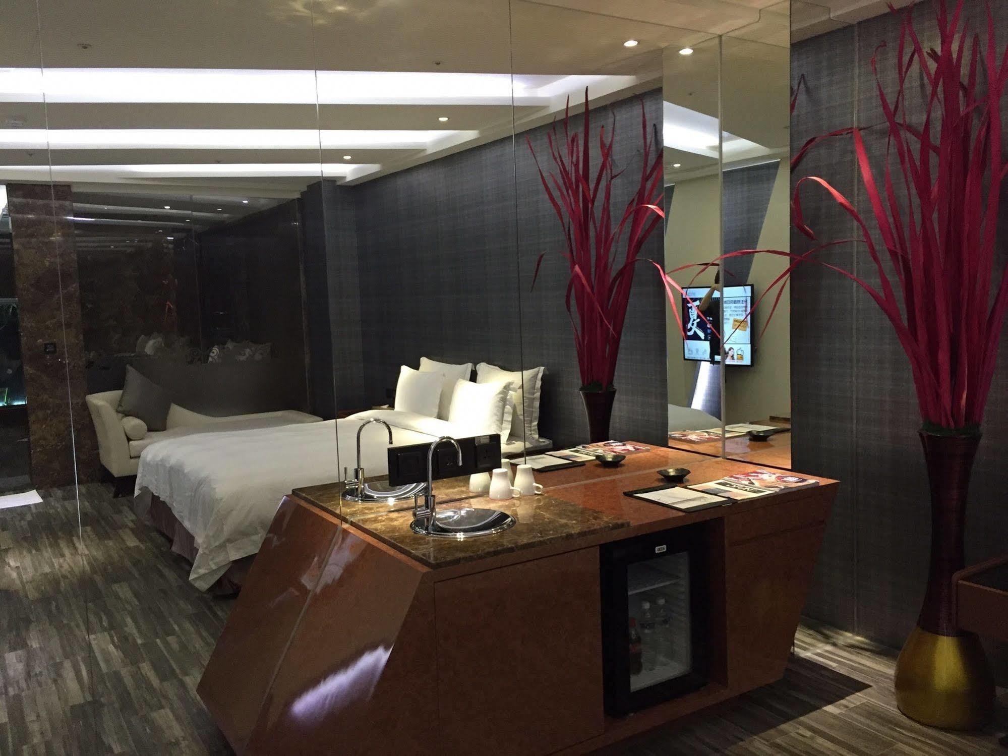 All-Ur Boutique Motel - Xin-Jhung Branch New Taipei City Extérieur photo